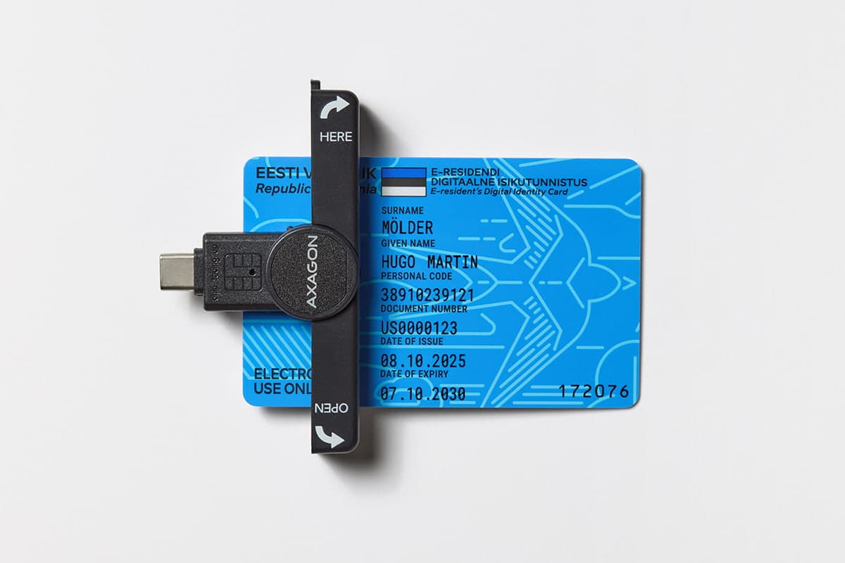 e-Residency card in a secure card reader